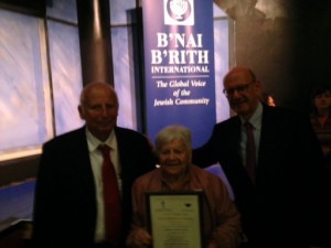 Bronx Woman Awarded For Rescuing Jews During World War II