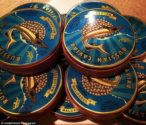 Rich Russians continue eating caviar despite economy crisis