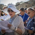 Despite heckles, pluralistic services at Western Wall pass ‘quietly’