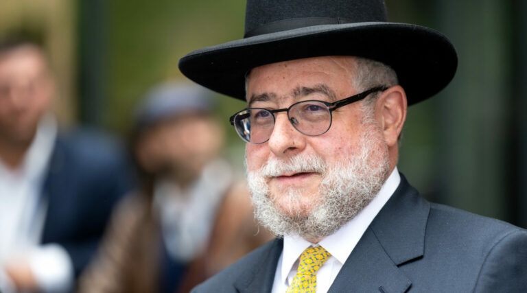Russia Labels Moscow’s Former Chief Rabbi a ‘Foreign Agent’