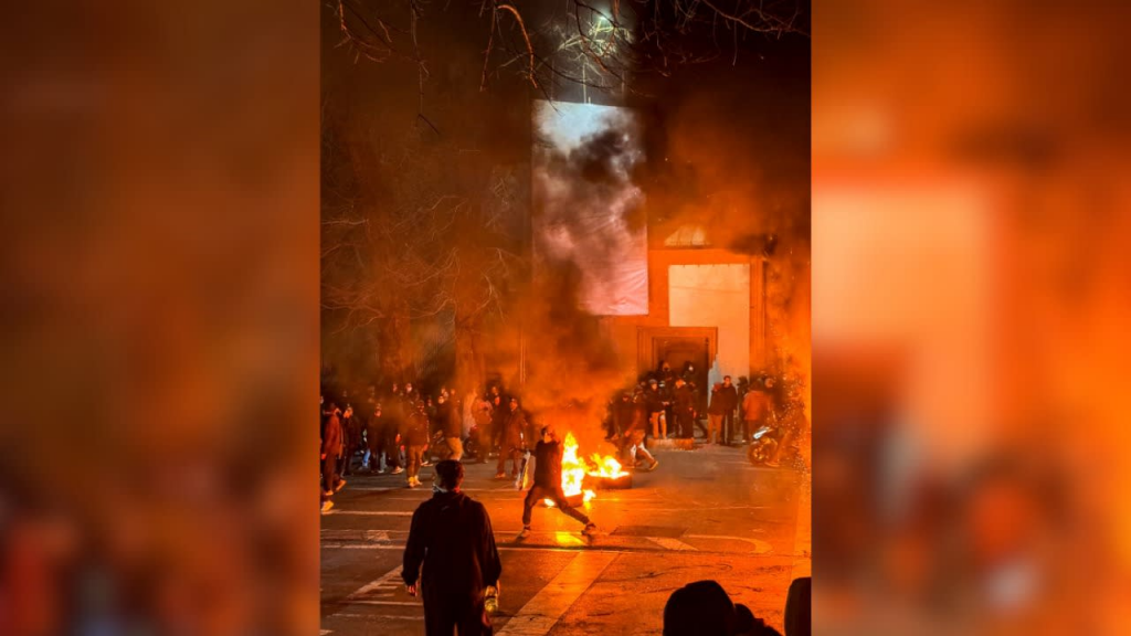 Crown Prince Reza Pahlavi urges Iran protests, strikes continue as death toll reaches thousands