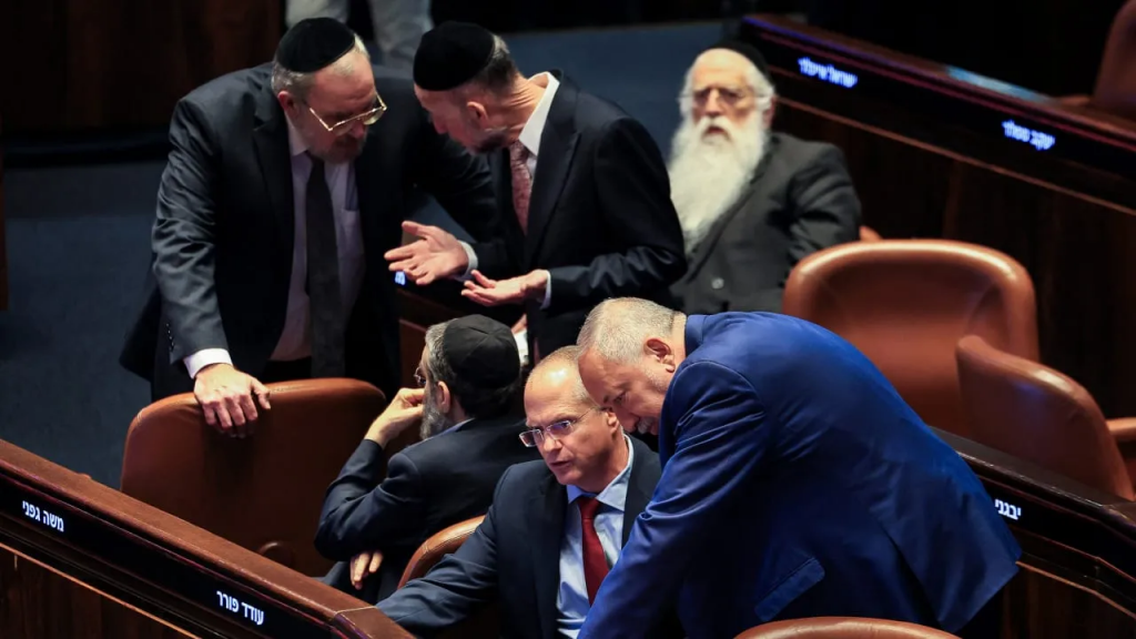 Bill to dissolve Knesset passes first reading, advancing process to move up elections