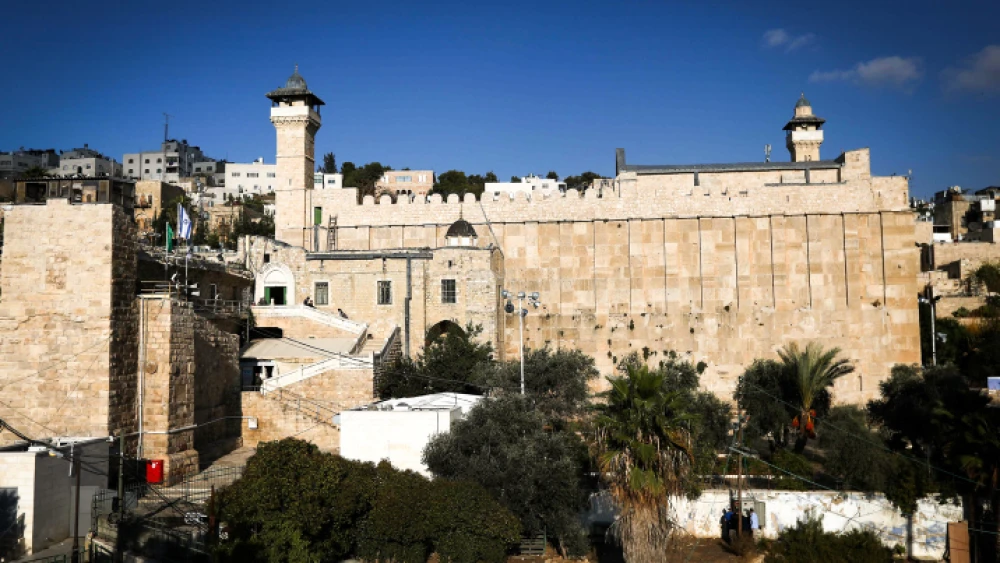 First Time in 2,000 Years: Israel Carrying Out Conservation Work at Tomb of the Patriarchs