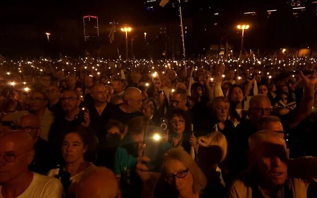 ‘In three days, we can start writing a different story’: Masses at anti-gov’t rally demand Oct. 7 inquiry